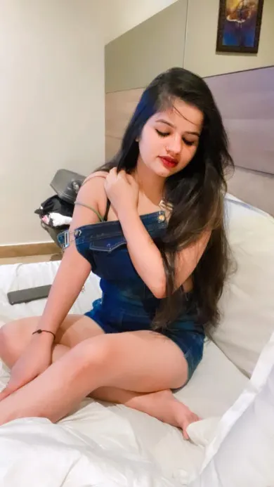 Real Call Girl in Saket
